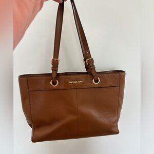 Micheal Kors purse